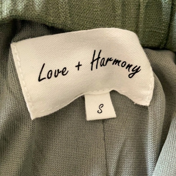 New Matching Set Crop Top and Skirt - Picture 5 of 11